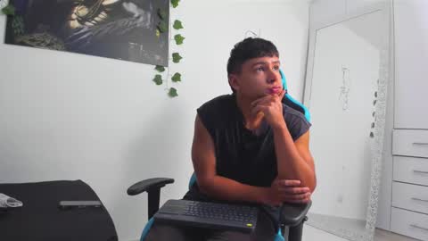 Snapshot of oliver_bray chatting on March 2025 02:03:01 AM Oliver bray online show from March 2025 02:03:01 AM