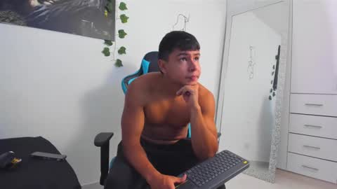 Snapshot of oliver_bray chatting on March 2025 03:13:02 PM Oliver bray online show from March 2025 03:13:02 PM