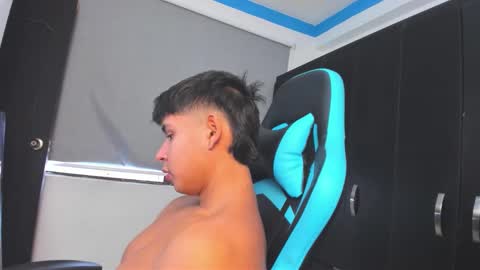 Snapshot of oliver_bray chatting on October 2025 06:20:01 PM Oliver bray online show from October 2025 06:20:01 PM