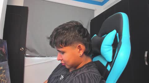 Snapshot of oliver_bray chatting on October 2025 06:53:02 PM Oliver bray online show from October 2025 06:53:02 PM