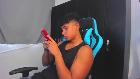 Snapshot of oliver_bray chatting on November 2025 03:00:02 PM Oliver bray online show from November 2025 03:00:02 PM