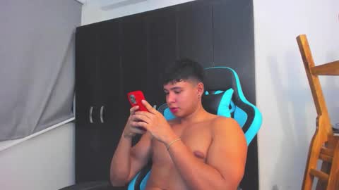 Snapshot of oliver_bray chatting on December 2025 04:33:02 AM Oliver bray online show from December 2025 04:33:02 AM