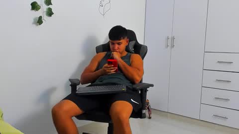 Snapshot of oliver_bray chatting on December 2025 10:58:02 PM Oliver bray online show from December 2025 10:58:02 PM