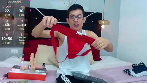 Snapshot of oliver_king_sex chatting on January 2025 04:55:01 PM Oliver Smith online show from January 2025 04:55:01 PM