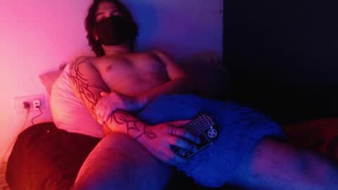 Snapshot of oliver_laid_2023 chatting on January 2025 12:31:02 PM oliver_laid_2023 online show from January 2025 12:31:02 PM