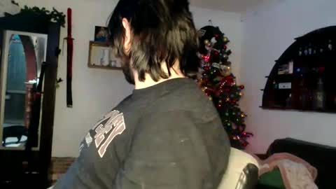 Snapshot of oliver_laid_2023 chatting on December 2025 02:05:01 AM oliver_laid_2023 online show from December 2025 02:05:01 AM