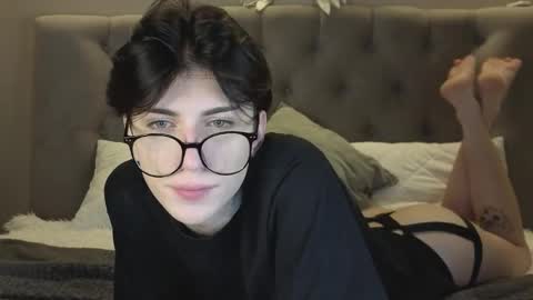 Snapshot of oliver_star_boy chatting on January 2026 09:06:02 PM oliver online show from January 2026 09:06:02 PM