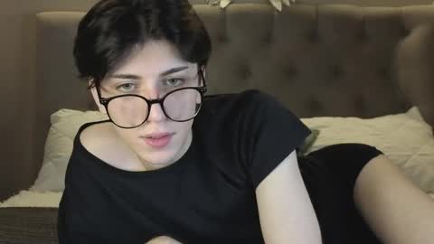 Snapshot of oliver_star_boy chatting on January 2026 01:47:02 PM oliver online show from January 2026 01:47:02 PM