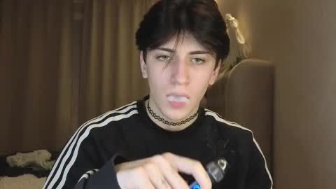 Snapshot of oliver_star_boy chatting on January 2026 04:12:02 PM oliver online show from January 2026 04:12:02 PM