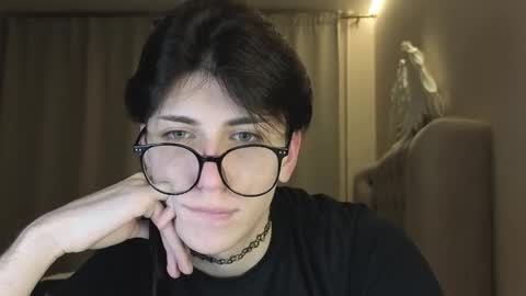 Snapshot of oliver_star_boy chatting on January 2026 04:56:01 PM oliver online show from January 2026 04:56:01 PM