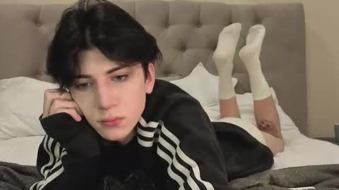 Snapshot of oliver_star_boy chatting on February 2026 12:04:02 AM oliver online show from February 2026 12:04:02 AM