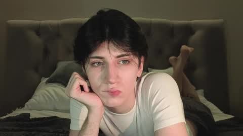 Snapshot of oliver_star_boy chatting on February 2026 05:07:02 PM oliver online show from February 2026 05:07:02 PM