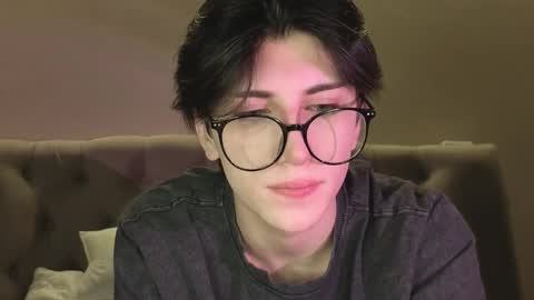 Snapshot of oliver_star_boy chatting on February 2026 07:42:02 PM oliver online show from February 2026 07:42:02 PM