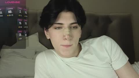 Snapshot of oliver_star_boy chatting on February 2026 04:16:01 PM oliver online show from February 2026 04:16:01 PM