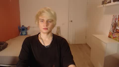 Oliver online show from November 2025 01:05:02 AM