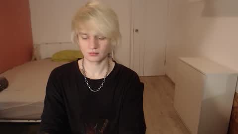 Oliver online show from November 2025 02:13:01 AM