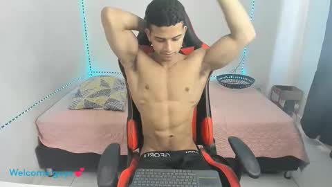 Snapshot of oliver_thompsson chatting on December 2025 03:08:02 PM oliver thompsson online show from December 2025 03:08:02 PM