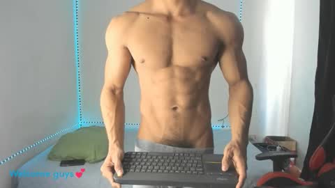 Snapshot of oliver_thompsson chatting on January 2026 07:05:02 PM oliver thompsson online show from January 2026 07:05:02 PM