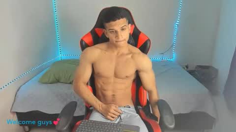 Snapshot of oliver_thompsson chatting on January 2026 02:17:01 AM oliver thompsson online show from January 2026 02:17:01 AM