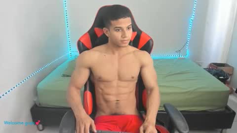 Snapshot of oliver_thompsson chatting on February 2026 06:50:01 PM oliver thompsson online show from February 2026 06:50:01 PM