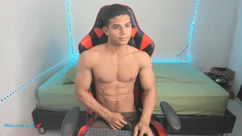 Snapshot of oliver_thompsson chatting on February 2026 11:08:02 PM oliver thompsson online show from February 2026 11:08:02 PM