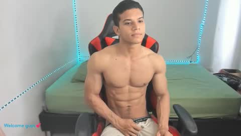 Snapshot of oliver_thompsson chatting on February 2026 01:30:02 PM oliver thompsson online show from February 2026 01:30:02 PM