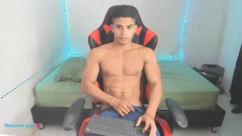 Snapshot of oliver_thompsson chatting on February 2026 11:36:02 PM oliver thompsson online show from February 2026 11:36:02 PM