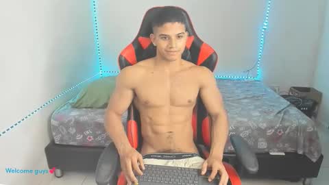 Snapshot of oliver_thompsson chatting on March 2026 02:04:02 AM oliver thompsson online show from March 2026 02:04:02 AM