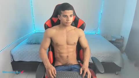 Snapshot of oliver_thompsson chatting on April 2026 02:21:02 AM oliver thompsson online show from April 2026 02:21:02 AM