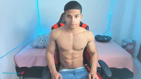 Snapshot of oliver_thompsson chatting on May 2026 06:26:02 PM oliver thompsson online show from May 2026 06:26:02 PM