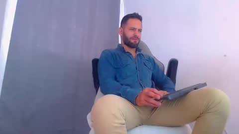 oliver online show from December 2024 04:46:02 PM