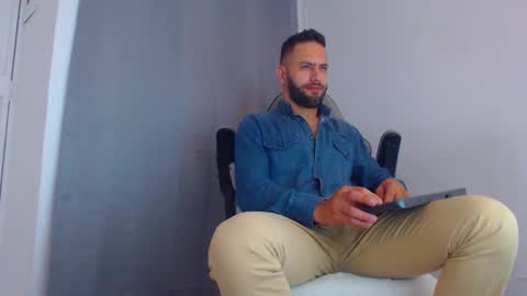 oliver online show from January 2025 01:44:01 AM