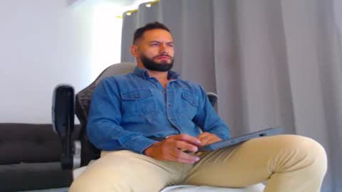 oliver online show from November 2025 12:16:02 PM