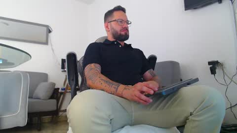 Snapshot of oliverdrew1 chatting on July 2026 01:59:01 PM oliver online show from July 2026 01:59:01 PM