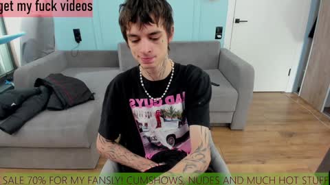 Snapshot of oliverrgroove chatting on December 2024 08:37:02 AM oliverrgroove online show from December 2024 08:37:02 AM