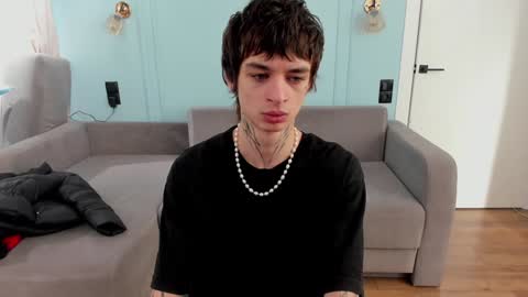 Snapshot of oliverrgroove chatting on December 2024 08:24:01 AM oliverrgroove online show from December 2024 08:24:01 AM