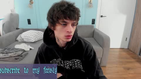 Snapshot of oliverrgroove chatting on January 2025 03:56:02 PM oliverrgroove online show from January 2025 03:56:02 PM