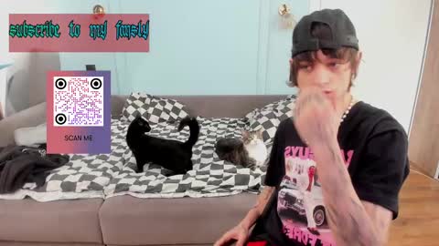 Snapshot of oliverrgroove chatting on February 2025 04:37:02 PM oliverrgroove online show from February 2025 04:37:02 PM