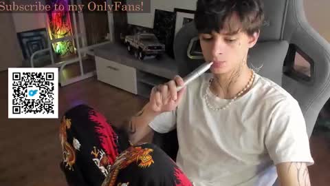 Snapshot of oliverrgroove chatting on September 2025 02:49:02 PM oliverrgroove online show from September 2025 02:49:02 PM