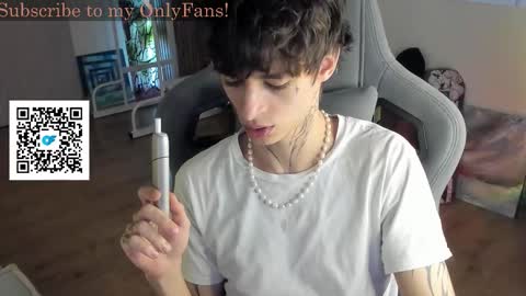 Snapshot of oliverrgroove chatting on September 2025 02:11:01 PM oliverrgroove online show from September 2025 02:11:01 PM