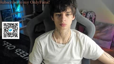 Snapshot of oliverrgroove chatting on October 2025 02:14:02 PM oliverrgroove online show from October 2025 02:14:02 PM