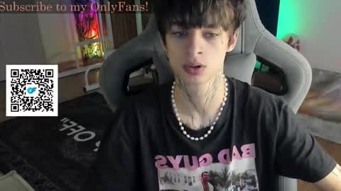 Snapshot of oliverrgroove chatting on October 2025 02:26:01 PM oliverrgroove online show from October 2025 02:26:01 PM