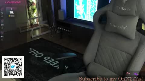 Snapshot of oliverrgroove chatting on October 2025 02:18:02 PM oliverrgroove online show from October 2025 02:18:02 PM