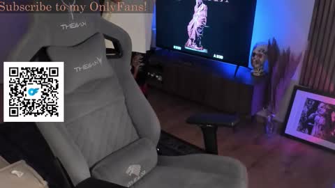 Snapshot of oliverrgroove chatting on October 2025 04:27:01 AM oliverrgroove online show from October 2025 04:27:01 AM