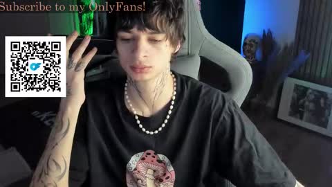 Snapshot of oliverrgroove chatting on November 2025 05:18:02 AM oliverrgroove online show from November 2025 05:18:02 AM