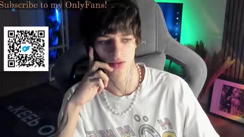 Snapshot of oliverrgroove chatting on November 2025 03:33:01 PM oliverrgroove online show from November 2025 03:33:01 PM