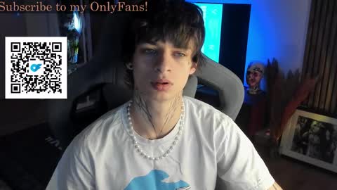 Snapshot of oliverrgroove chatting on November 2025 04:34:02 AM oliverrgroove online show from November 2025 04:34:02 AM