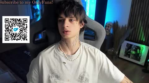 Snapshot of oliverrgroove chatting on November 2025 08:43:01 PM oliverrgroove online show from November 2025 08:43:01 PM