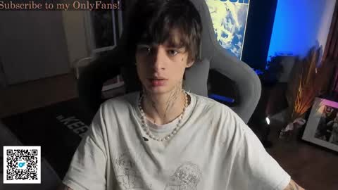 Snapshot of oliverrgroove chatting on December 2025 03:18:02 PM oliverrgroove online show from December 2025 03:18:02 PM