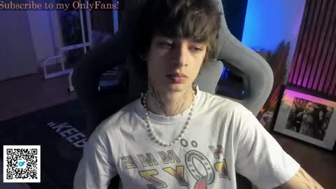 Snapshot of oliverrgroove chatting on December 2025 02:25:02 PM oliverrgroove online show from December 2025 02:25:02 PM